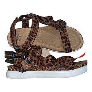 NWT Leopard Open toe sandals w/side bow